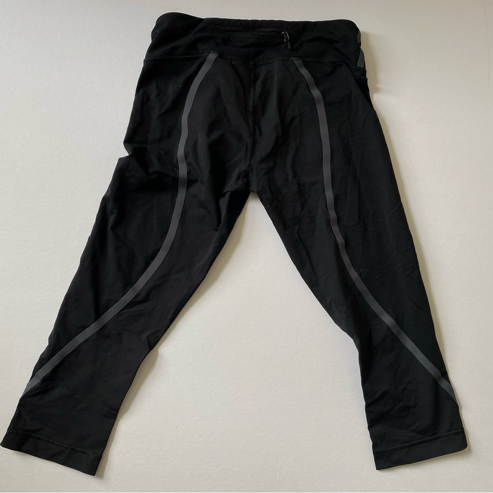 Lululemon capri leggings size 6
